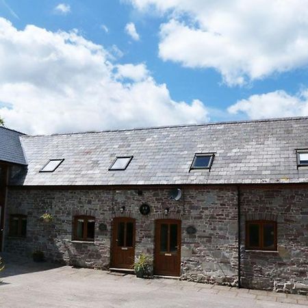 Bwthyn Tre-Faen Villa Cray Bagian luar foto